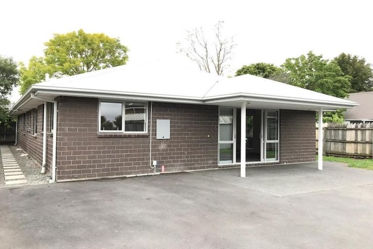 Photo of property in 107 Waimairi Road, Ilam, Christchurch, 8041