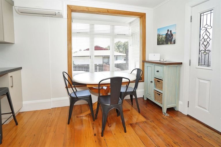 Photo of property in 126 Forest Lake Road, Forest Lake, Hamilton, 3200