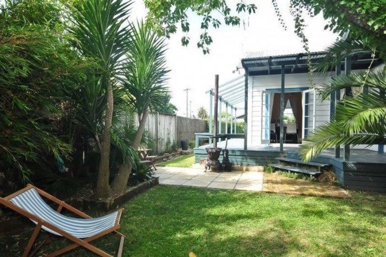 Photo of property in 933 Heaphy Terrace, Fairfield, Hamilton, 3214