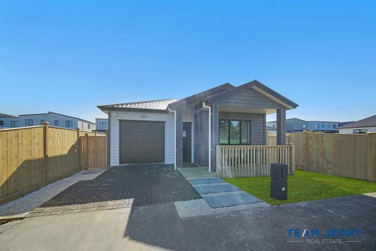 Photo of property in 45 Tributary Parade, Karaka, Papakura, 2113