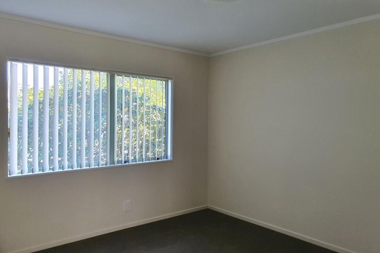 Photo of property in 4a Roberts Road, Matakatia, Whangaparaoa, 0930