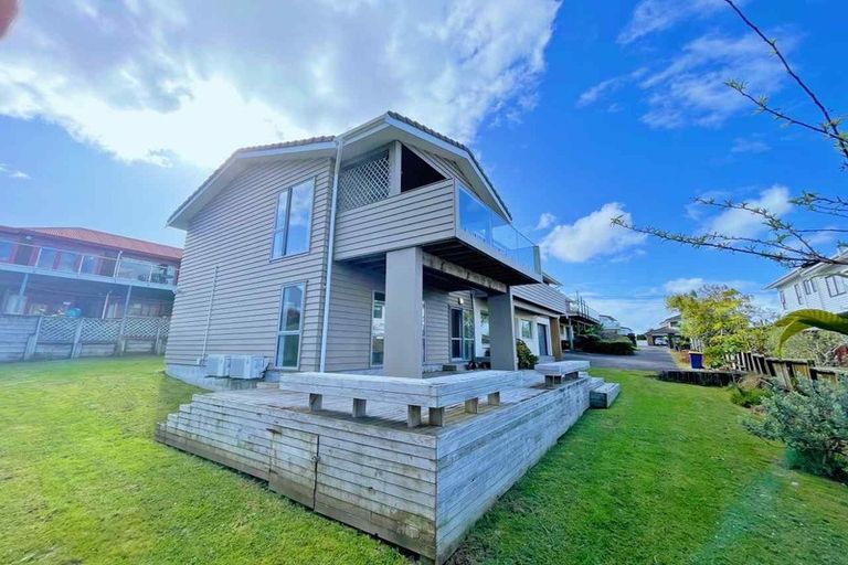 Photo of property in 1/17 Hyde Road, Rothesay Bay, Auckland, 0630
