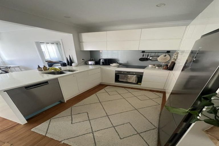 Photo of property in 3a Paton Avenue, Te Atatu South, Auckland, 0610