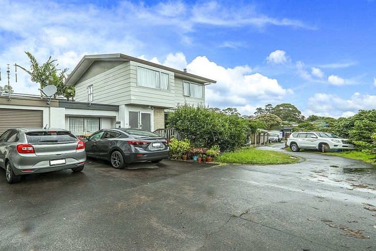 Photo of property in 2/12 Ballater Place, Highland Park, Auckland, 2010