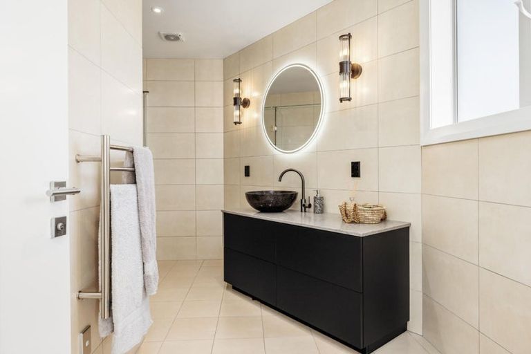 Photo of property in 2/14 First Avenue, Avenues, Whangarei, 0110