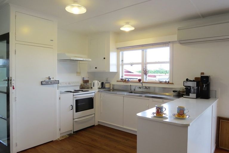 Photo of property in 50 Pagitt Street, Coromandel, 3506