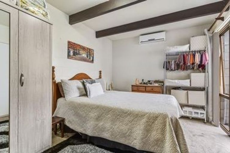 Photo of property in 18 Kohinoor Avenue, Mangere, Auckland, 2022