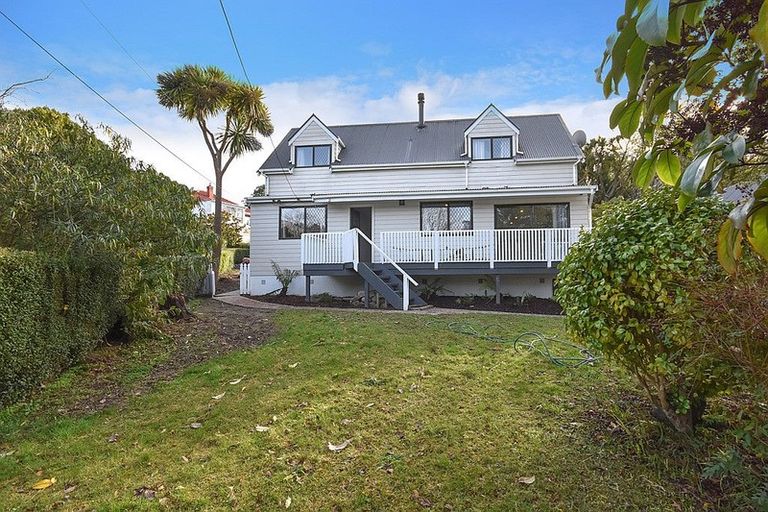 Photo of property in 27 Glenross Street, Glenross, Dunedin, 9011