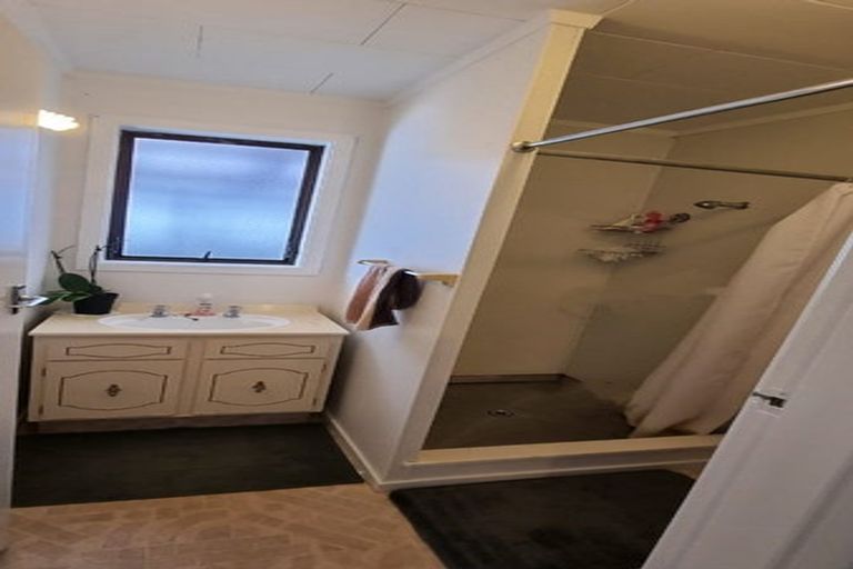 Photo of property in 55 Collins Avenue, Tawa, Wellington, 5028