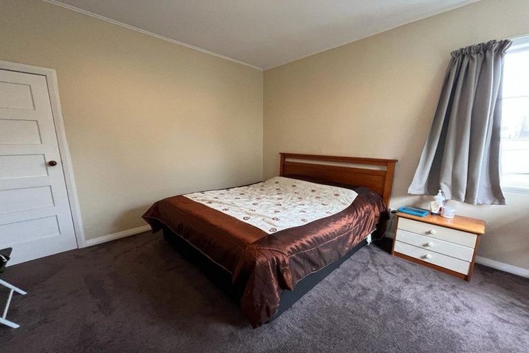 Photo of property in 379c West Coast Road, Glen Eden, Auckland, 0602