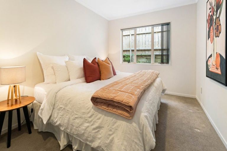 Photo of property in 6 Waynes Place, Pukekohe, 2120