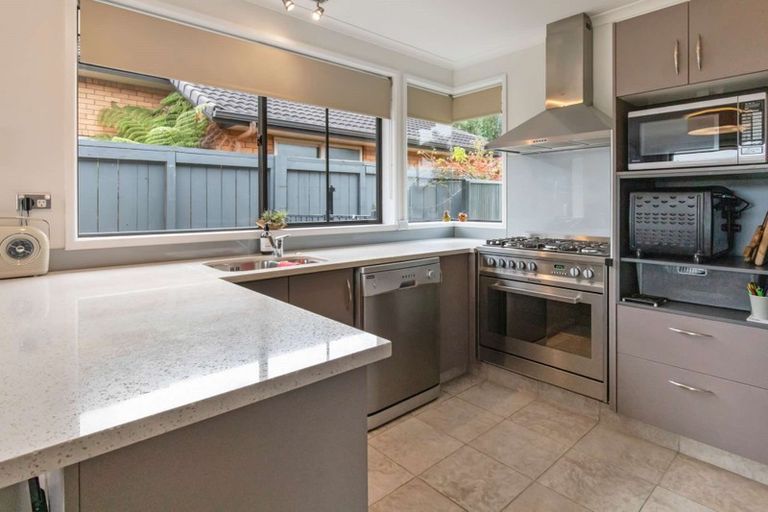 Photo of property in 16 Carrington Drive, Papamoa Beach, Papamoa, 3118