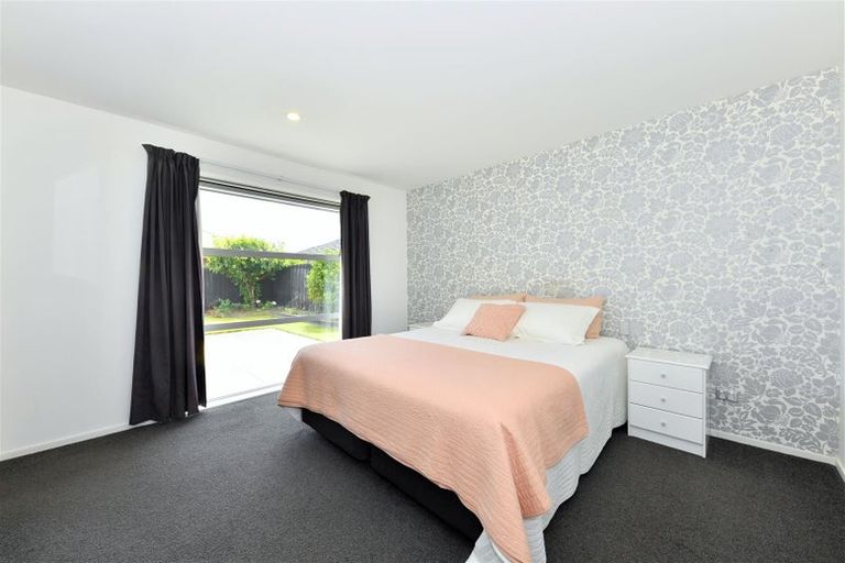 Photo of property in 8 Oakdene Place, Halswell, Christchurch, 8025