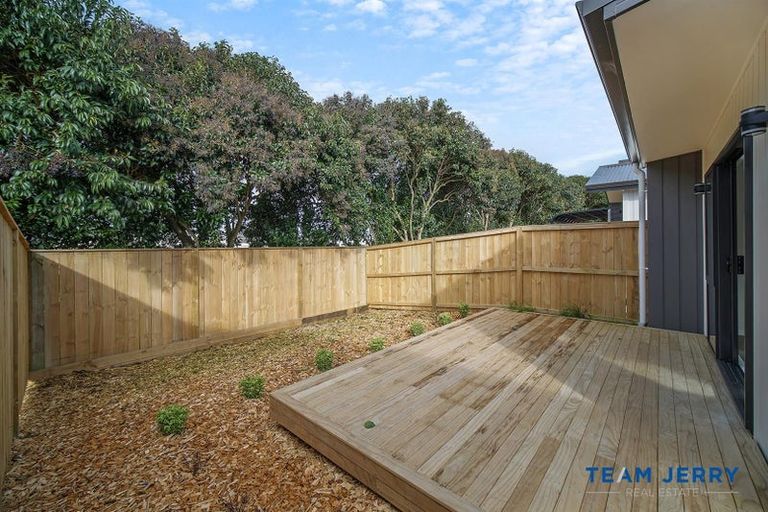 Photo of property in 21 Combat Street, Papakura, 2110
