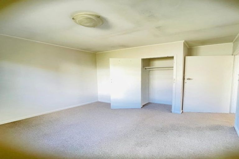 Photo of property in 1/26 Ludlow Terrace, Totara Vale, Auckland, 0627