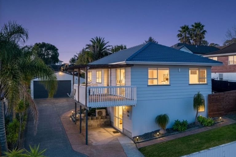Photo of property in 12 Pahi Place, West Harbour, Auckland, 0618
