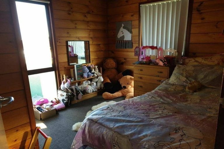 Photo of property in 9 Braund Place, Glenfield, Auckland, 0629