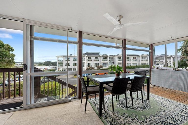 Photo of property in 96 Unsworth Drive, Unsworth Heights, Auckland, 0632