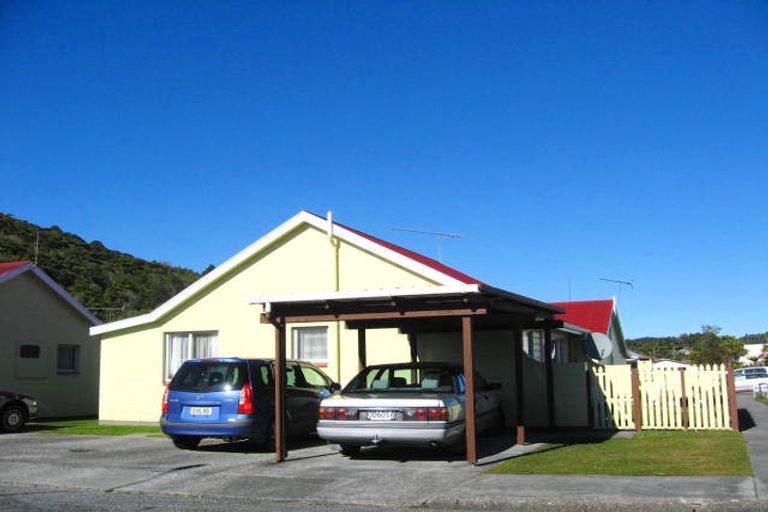 Photo of property in 4-12 Ngarimu Street, Greymouth, 7805