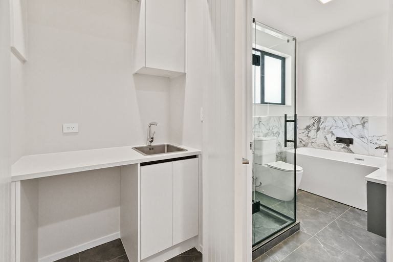 Photo of property in 30 Harbour Crest Drive, Waiuku, 2123