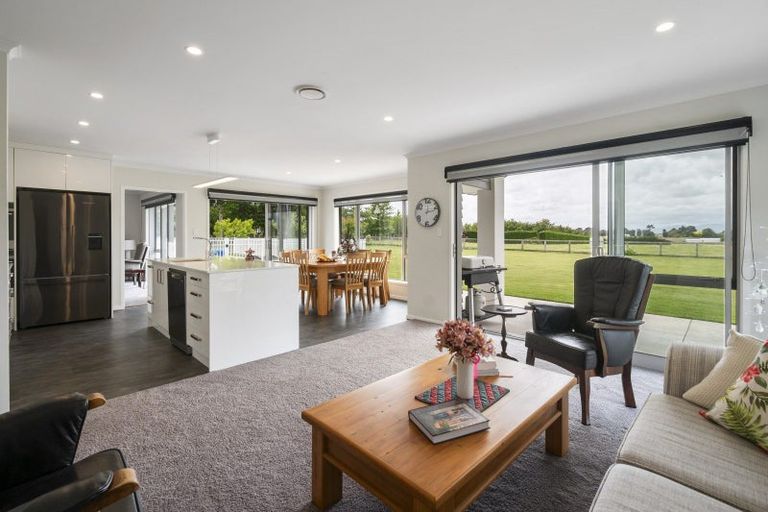 Photo of property in 14 Heatherlea Road West, Levin, 5575