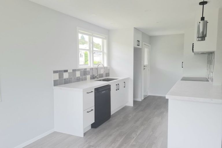 Photo of property in 11 Richard Grove, Stokes Valley, Lower Hutt, 5019