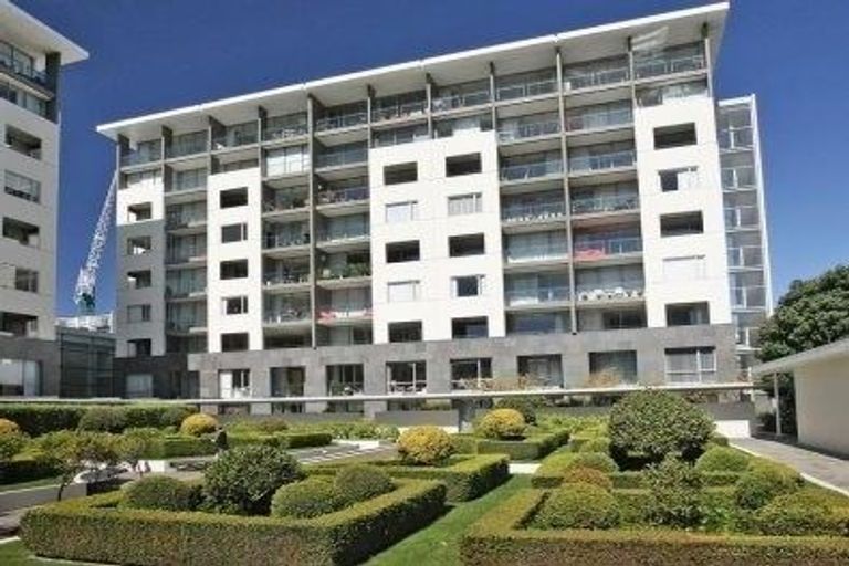 Photo of property in Sanctum Apartment, 10 Ebor Street, Te Aro, Wellington, 6011
