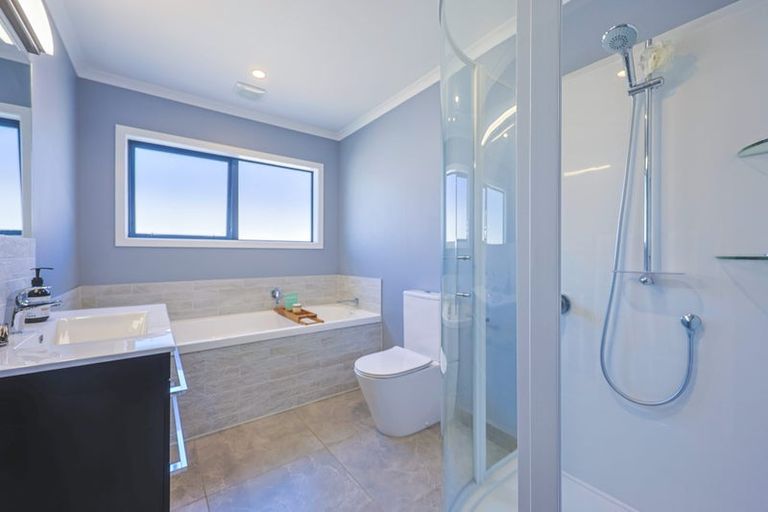 Photo of property in 9 Weatherdeck Close, Whitby, Porirua, 5024