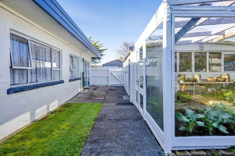 Photo of property in 31 Kamahi Avenue, Hawera, 4610
