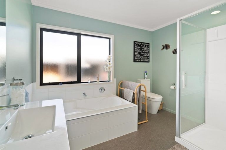 Photo of property in 5 Daniels Terrace, Wanaka, 9305