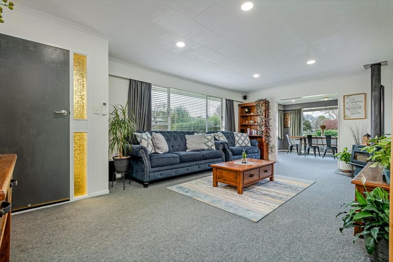 Photo of property in 76 John F Kennedy Drive, Milson, Palmerston North, 4414