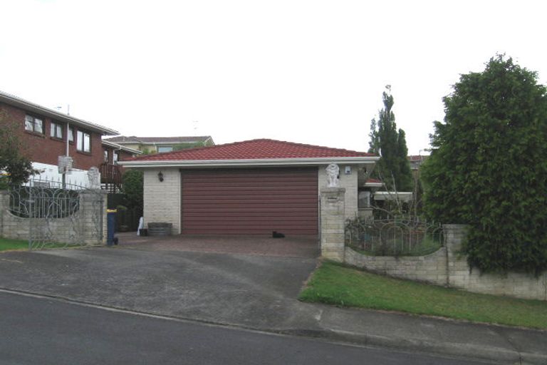 Photo of property in 2 Fernbird Place, Massey, Auckland, 0614