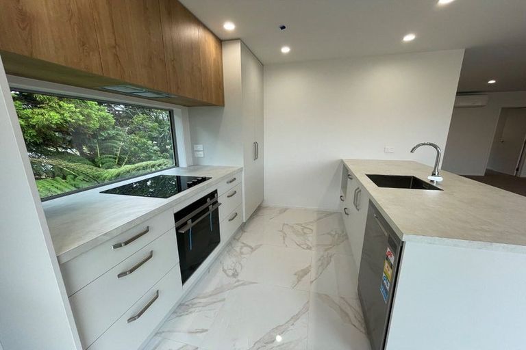 Photo of property in 137/2b Seaview Road, Westown, New Plymouth, 4310