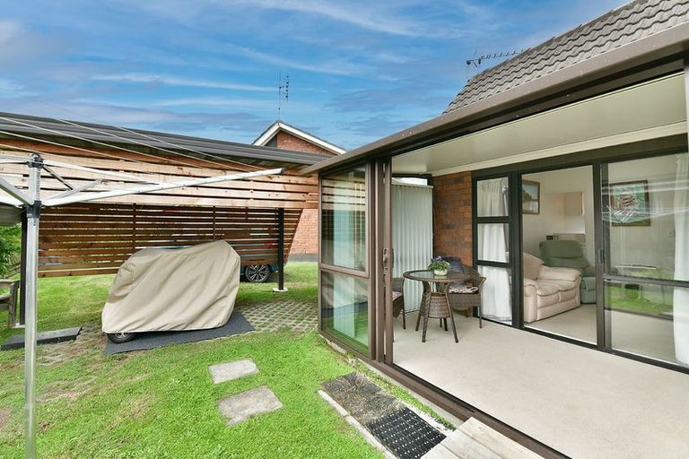 Photo of property in 12 Bellbird Place, Orewa, 0931