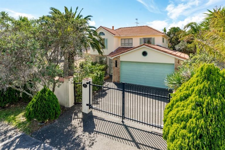 Photo of property in 19 Gilberd Place, Torbay, Auckland, 0630