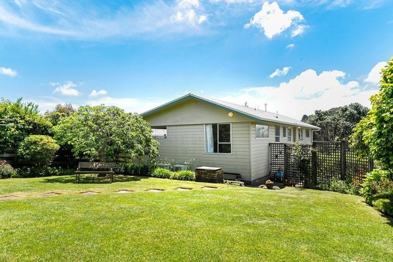 Photo of property in 16 Hicks Close, Whitby, Porirua, 5024