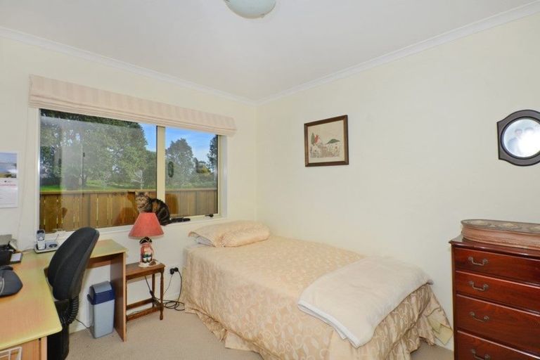 Photo of property in 6 Ishtar Place, One Tree Point, 0118
