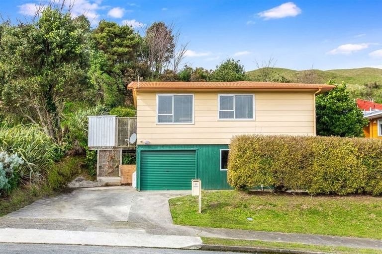 Photo of property in 88 Arahura Crescent, Waitangirua, Porirua, 5024