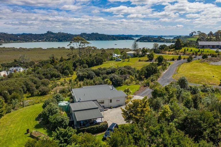 Photo of property in 15 Tikitiki Lane, Russell, 0272