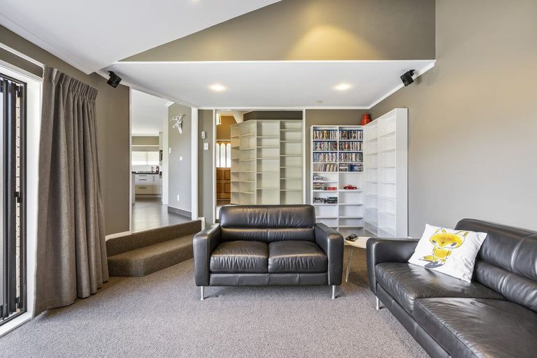 Photo of property in 3 Aztec Place, Conifer Grove, Takanini, 2112