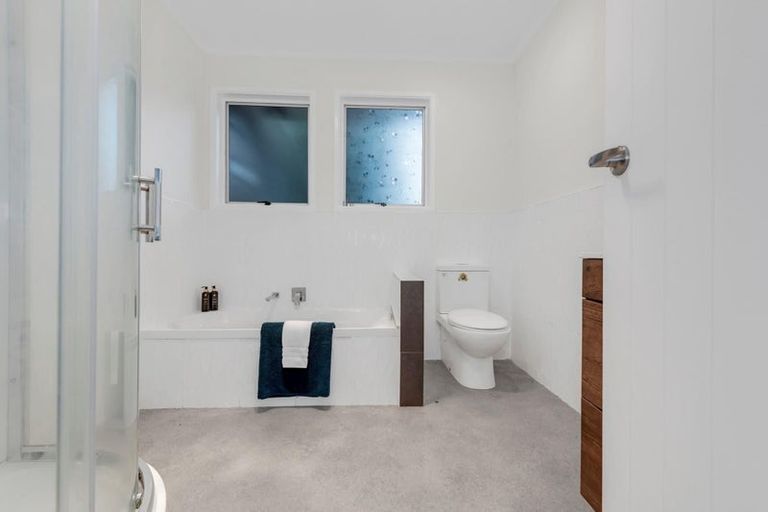 Photo of property in 9 Smedley Street, Manurewa, Auckland, 2102