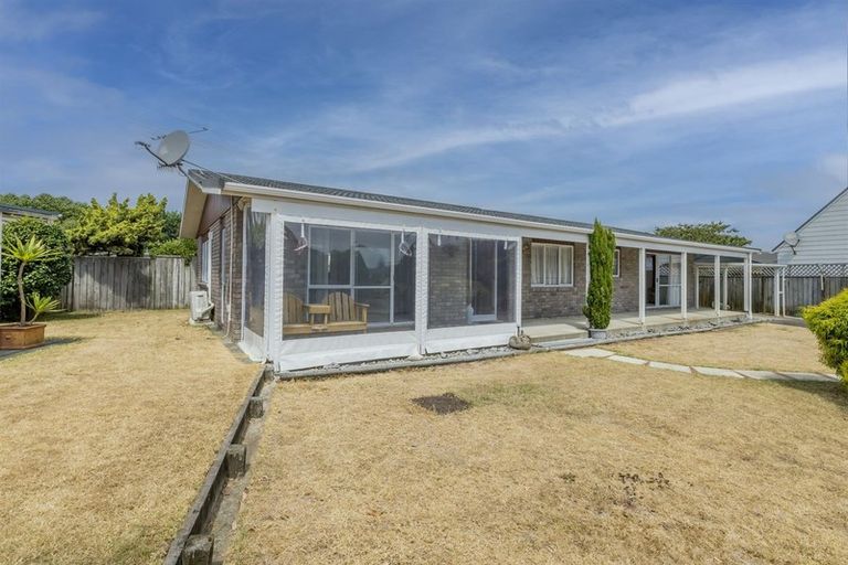 Photo of property in 23 Tobys Way, Waikanae Beach, Waikanae, 5036