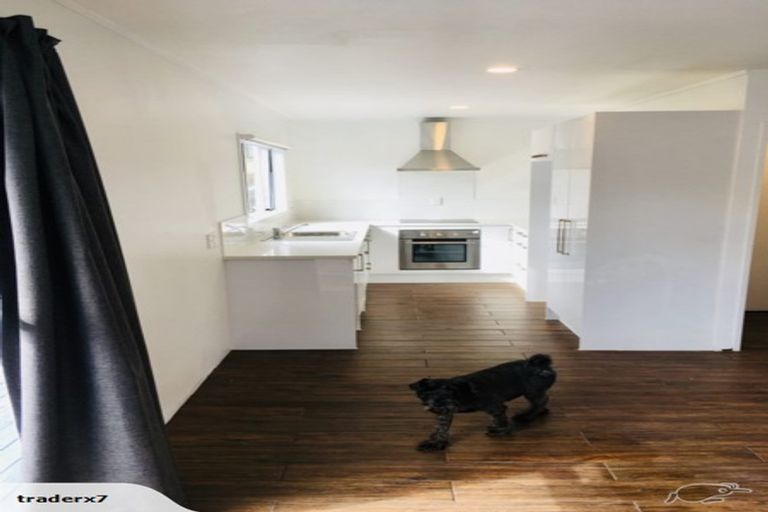 Photo of property in 2/47 Pah Road, Papatoetoe, Auckland, 2025