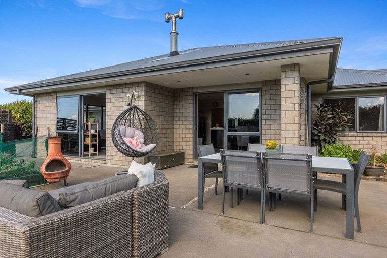 Photo of property in 21b Heta Road, Highlands Park, New Plymouth, 4312