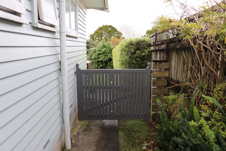 Photo of property in 65 Gorge Road, Maungaturoto, 0520