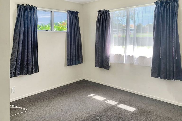 Photo of property in 4 Roslyn Road, Levin, 5510