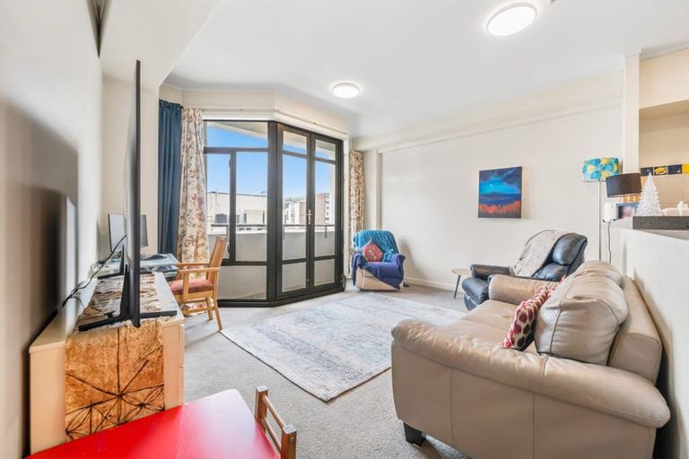 Photo of property in 17 Kent Terrace - Kent Apartments, 5c/16 Kent Terrace, Mount Victoria, Wellington, 6011