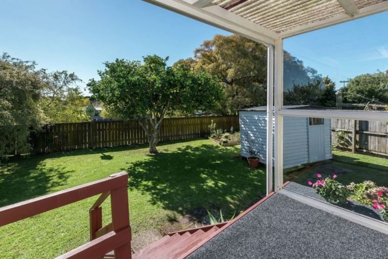 Photo of property in 2/1 Dalwhinnie Parade, Highland Park, Auckland, 2010