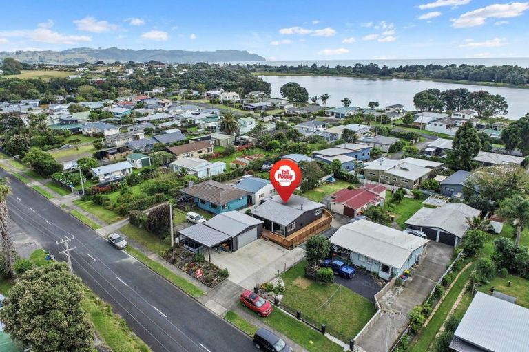 Photo of property in 18 Athenree Road, Athenree, Katikati, 3177