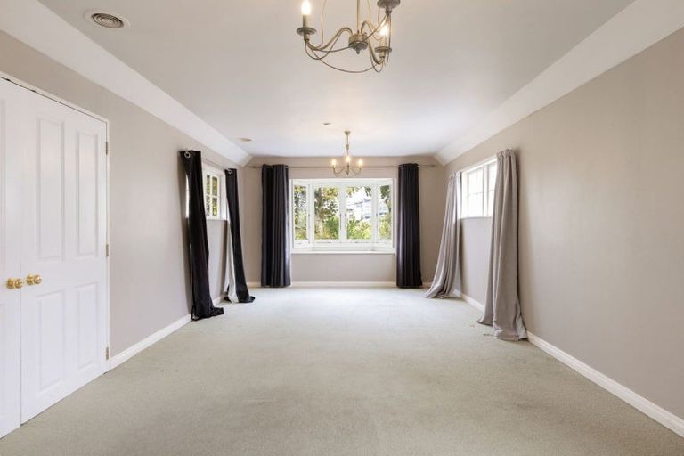 Photo of property in 128 River Road, Hamilton East, Hamilton, 3216